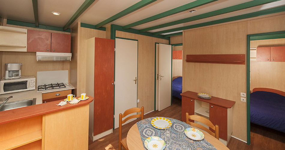 Chalet à louer dans camping Corse bord de plage