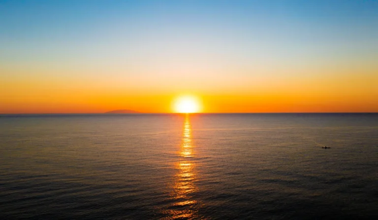 Lever de soleil sur la Méditerranée - Corse